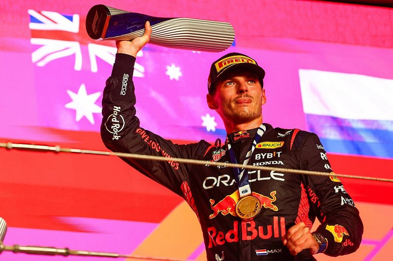 克服卡達站30多度高溫，Red Bull車隊Max Verstappen拿下個人本季第14場勝利，再創高峰。 圖／Red Bull提供