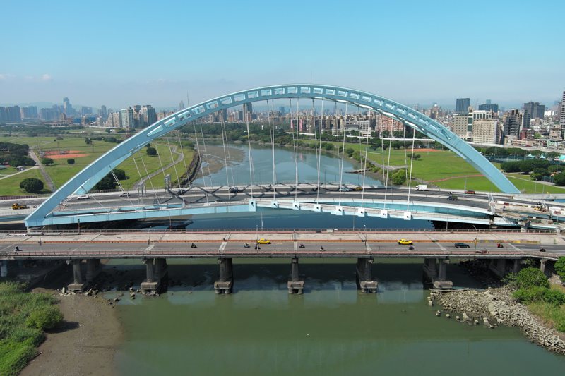 中正新橋將於3月16日邁向下一個里程碑，開放新北市往台北市方向改由新橋行駛，讓雙北交通往返更便利。圖／新北工務局提供