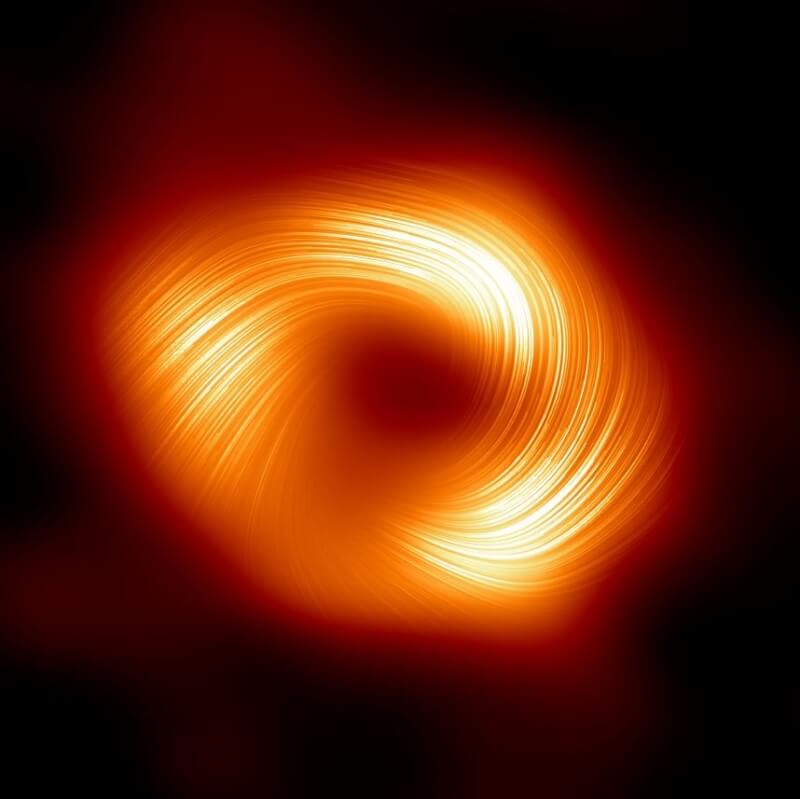 銀河系中心黑洞影像。（圖取自事件視界望遠鏡網頁eventhorizontelescope.org）